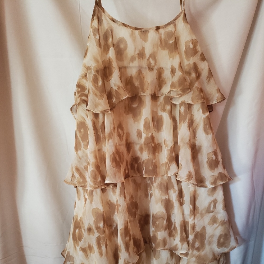NWT Tan White  Dress Size S